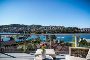 FUNKIS VILLA, by the beach. 10.min from Bergen city centre.